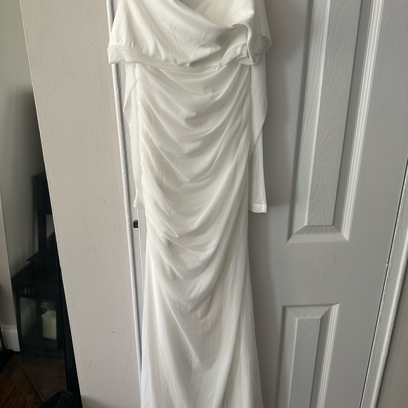 Selfie Leslie White Long Sleeve Dress - Picture 8 of 9